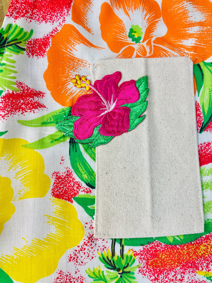 Amanda Bright Designs Hawaiian vintage 1970s print fabric apron vintage military tour vacation spot volcano hibiscus floral apron