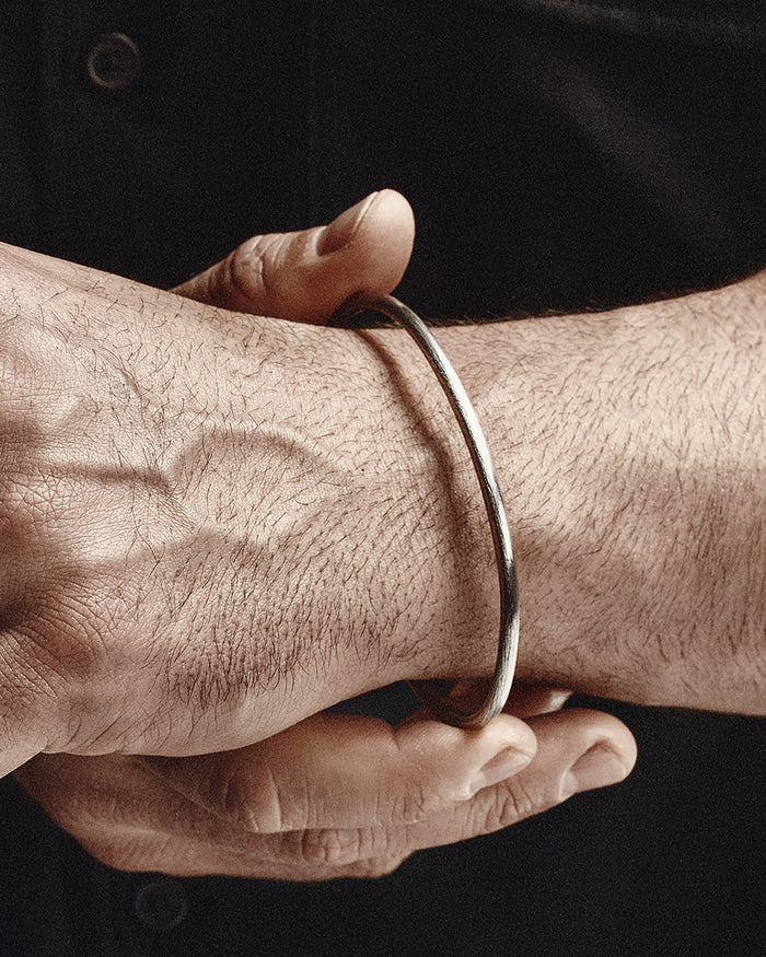 Silver bangle MEKTIG