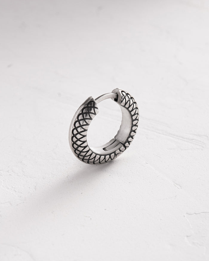 Silver hoop earring CARAPACE
