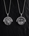 Silver pendant BETENDE HÄNDE