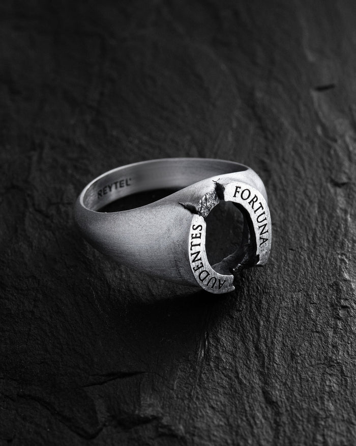 Silver ring AUDENTES FORTUNA