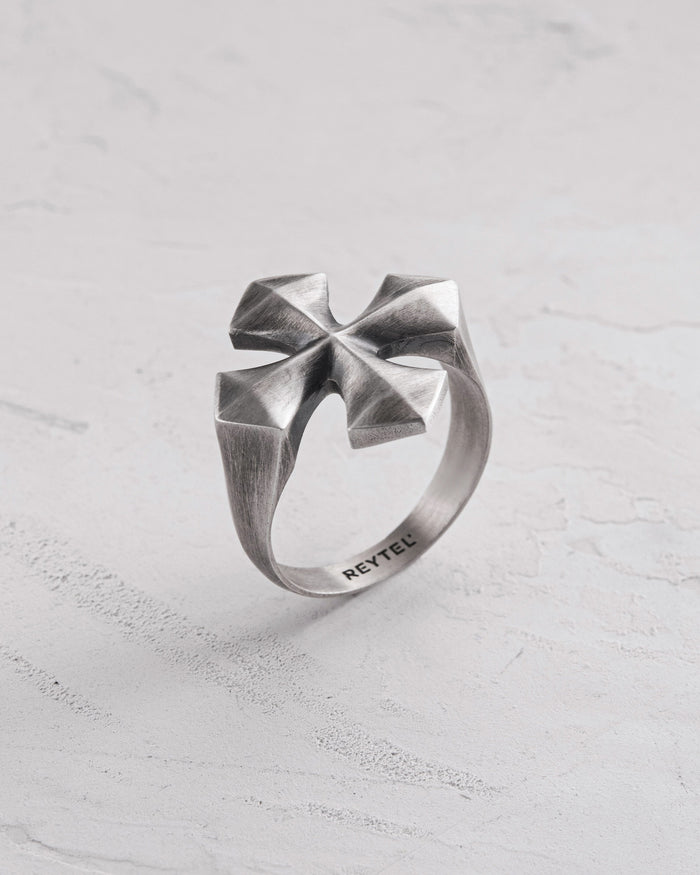 Silver ring CROSS PATTÉE