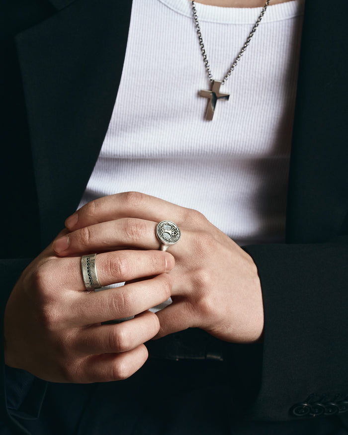 Silver ring ERVARING. BLACK STONES