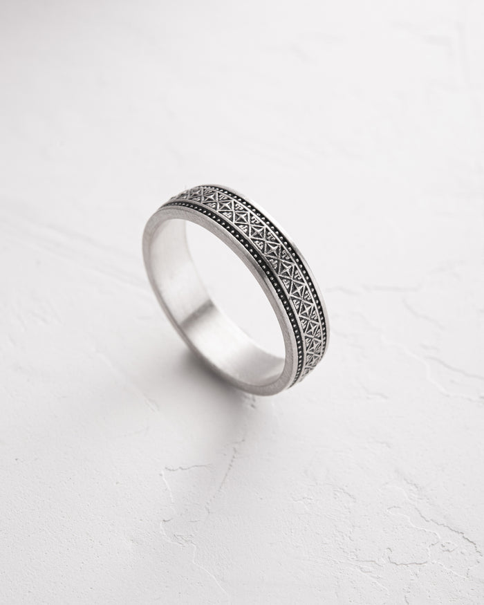 Silver ring RETNING