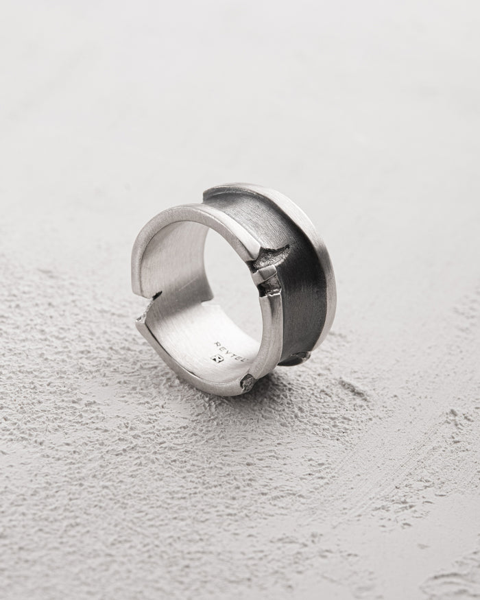 Silver ring RIFT
