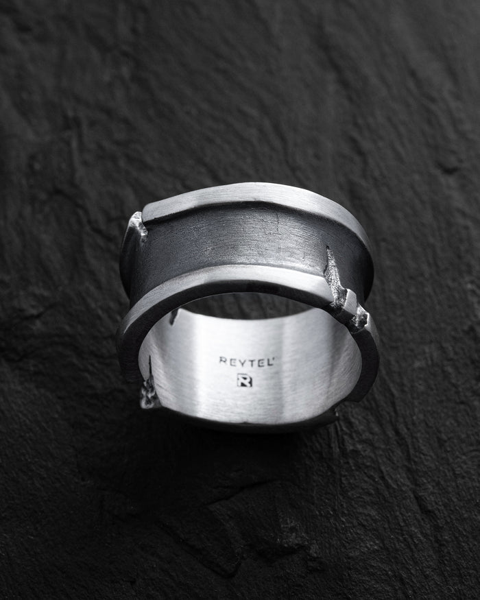 Silver ring RIFT