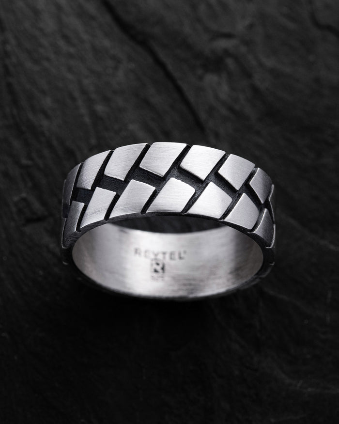 Silver ring ROUTE