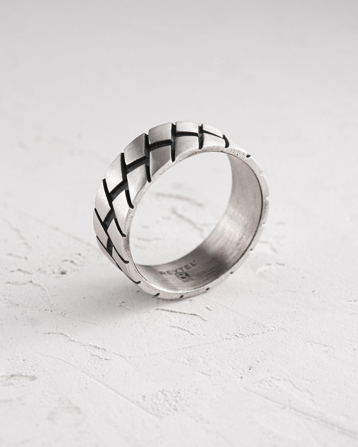 Silver ring ROUTE