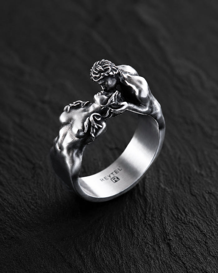 Silver ring THE KISS