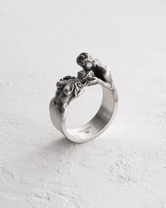 Silver ring THE KISS