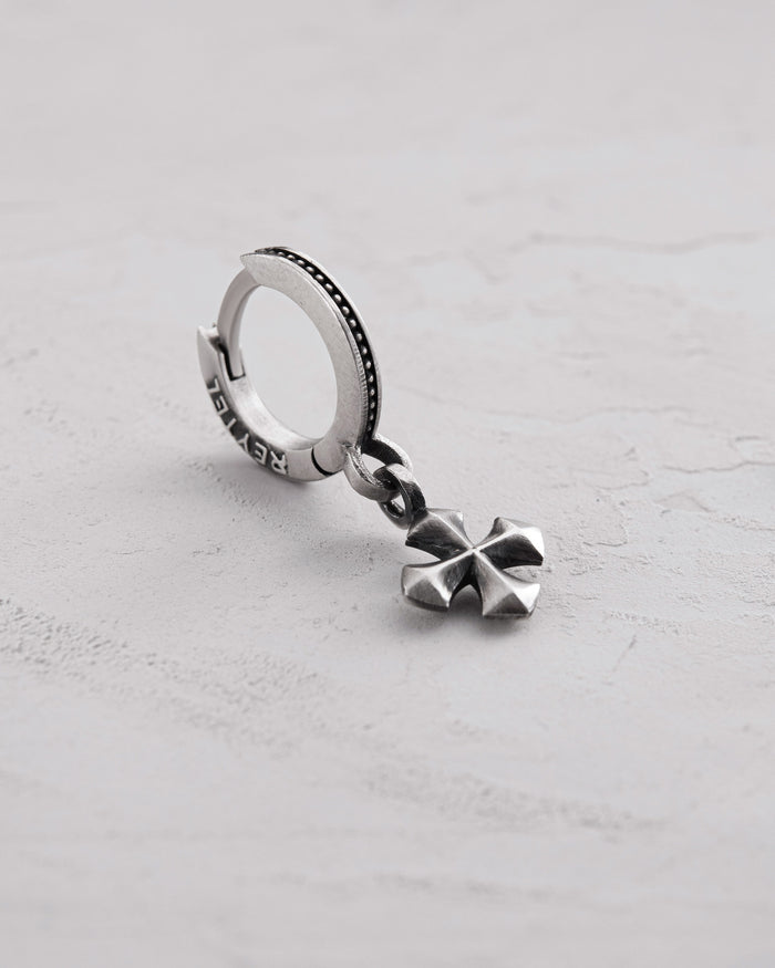 Silver single earring CROSS PATTÉE