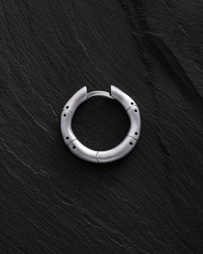 Silver single earring TRIN