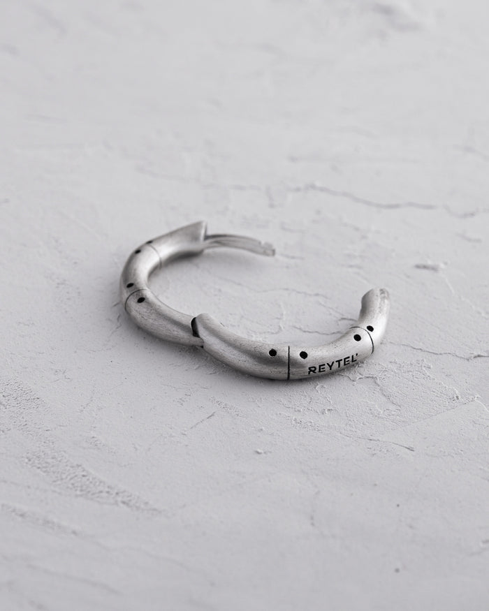 Silver single earring TRIN