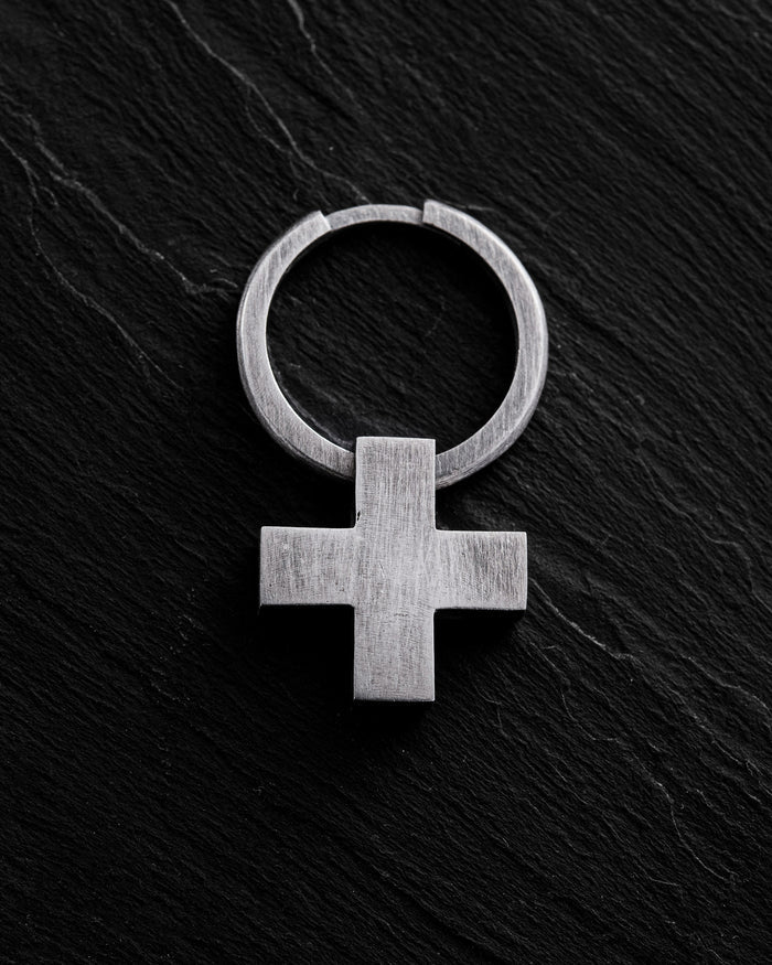 Silver single earring VERITAS