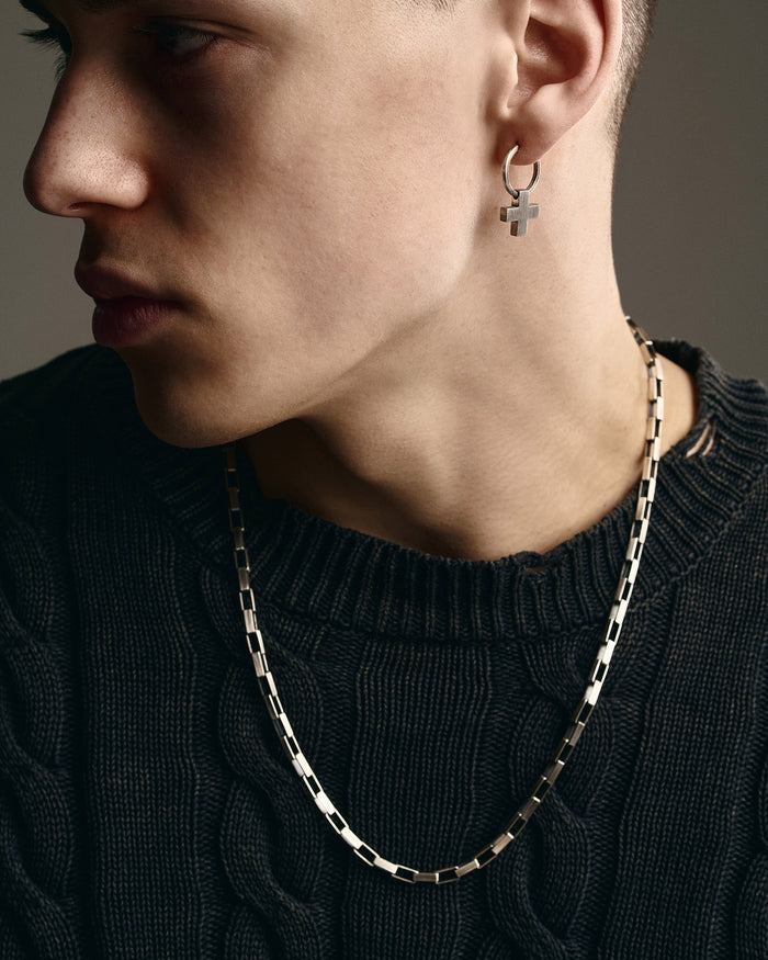 Silver single earring VERITAS