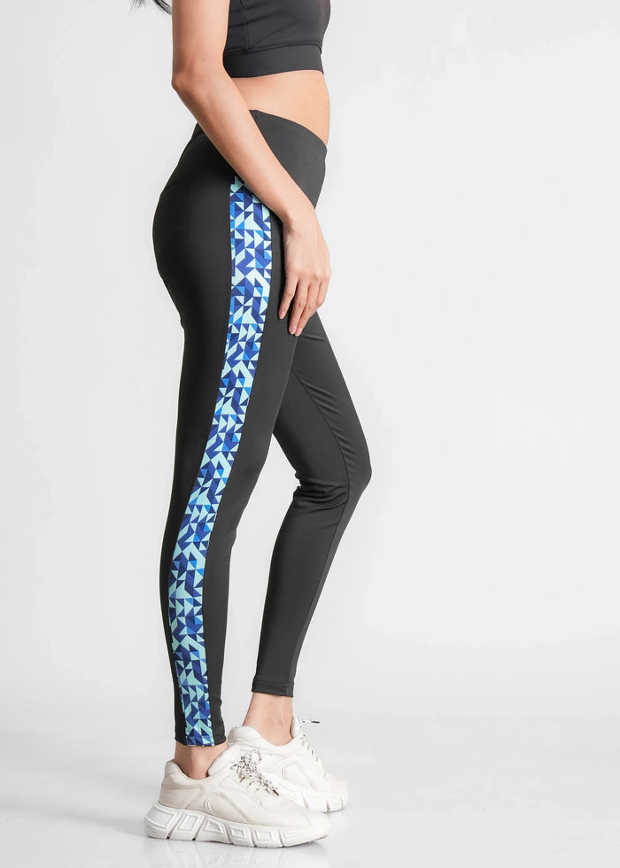 StripePlay Ankle Length Design Tight