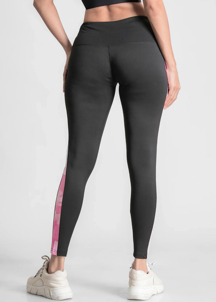 StripePlay Ankle Length Design Tight